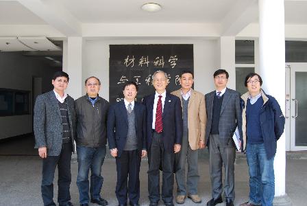 太阳城集团
教师与张人为理事长合影